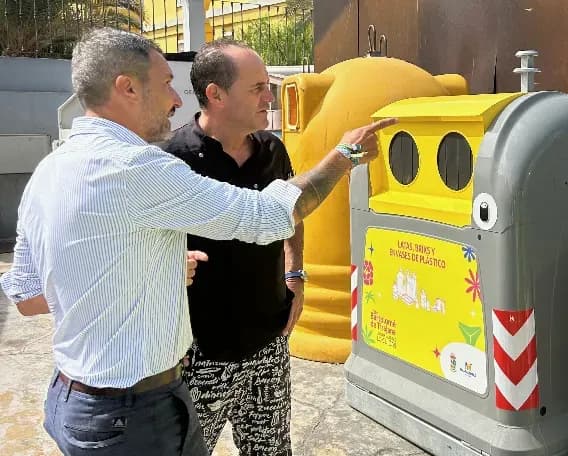 Portada de noticia:  Ayagaures Medioambiente inicia la instalación de los nuevos contenedores en San Fernando de Maspalomas