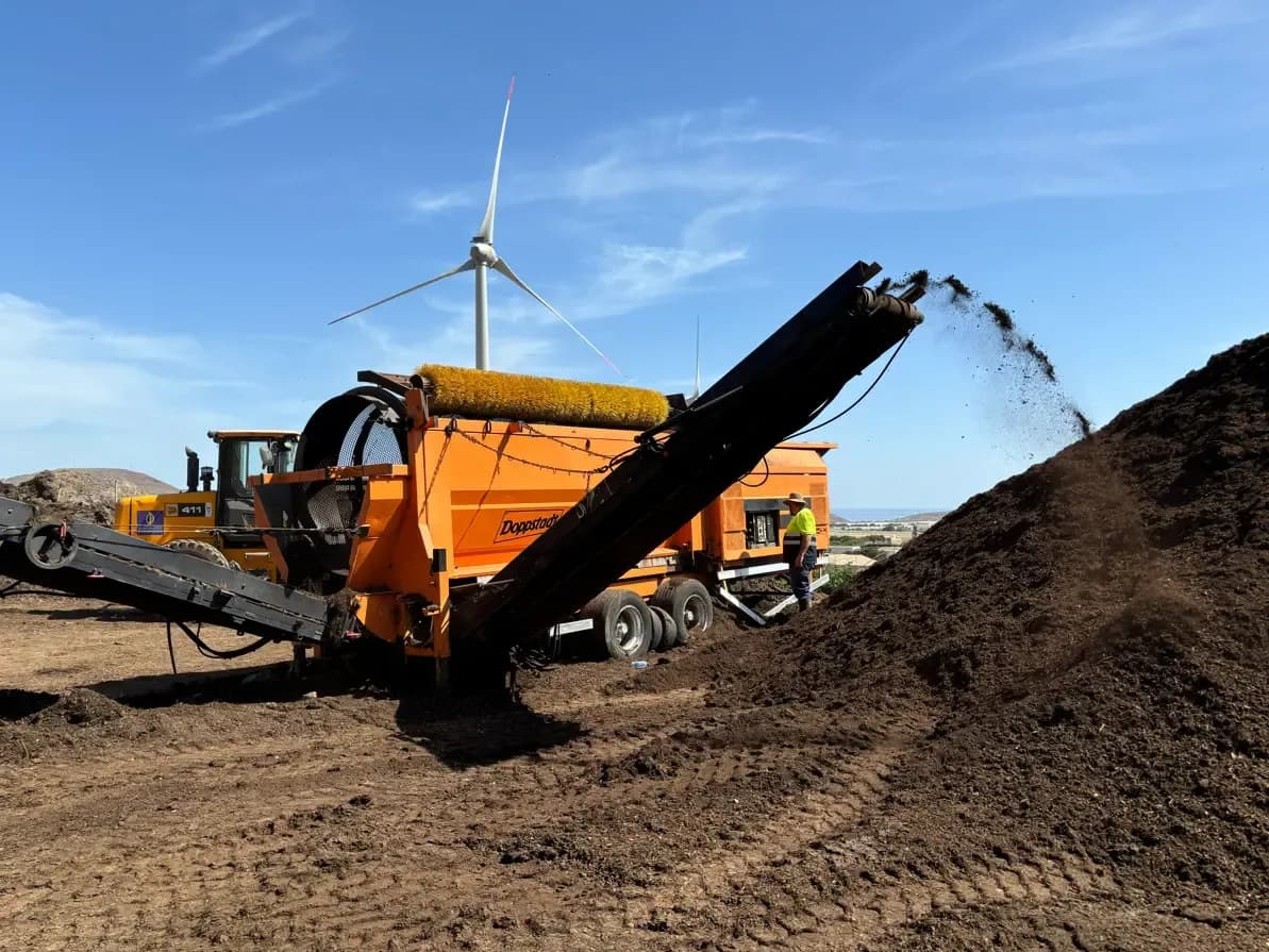 Portada de noticia: Ayagaures Medioambiente triplica en un año la distribución de Compost G+