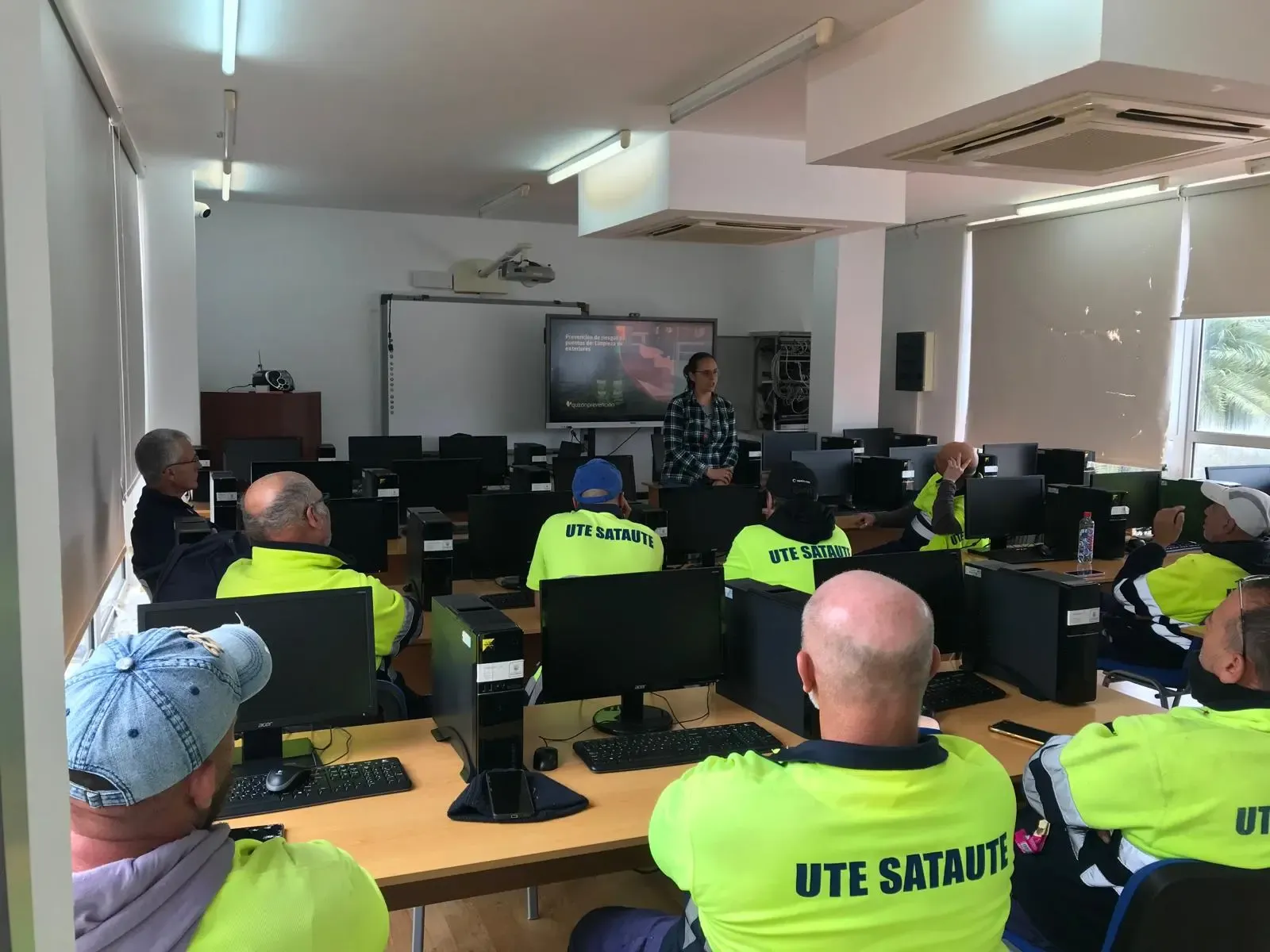 Portada de noticia: La UTE Sataute se forma en Prevención de Riesgos Laborales