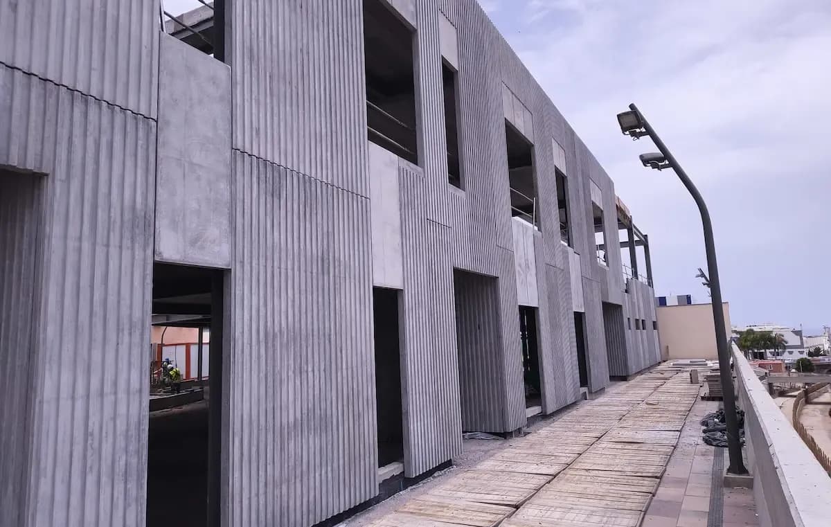 Portada de noticia: Pérez Moreno avanza las obras del Centro de Estudios y Artes de Arguineguín