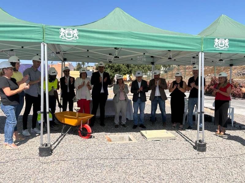 Portada de noticia: Pérez Moreno comienza la construcción de la Biblioteca Pública de Ingenio